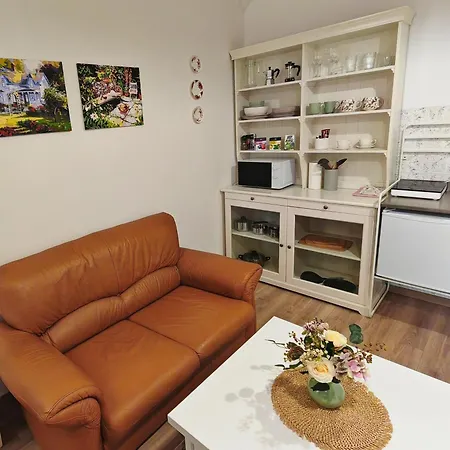 Etela Old Town Apartmán *